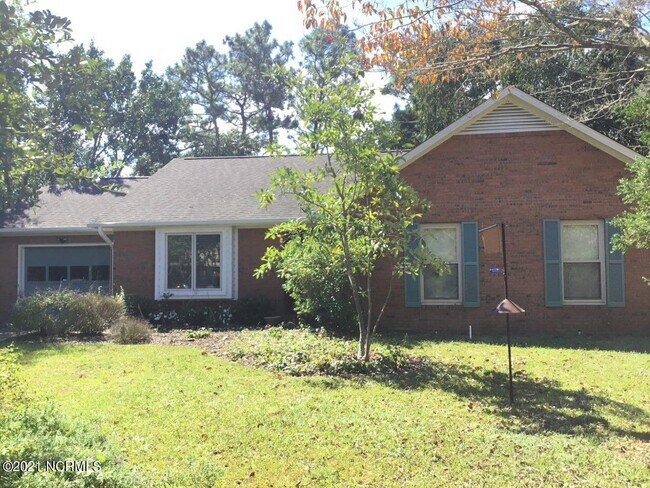Foto del edificio - 5430 Eagles Nest Dr