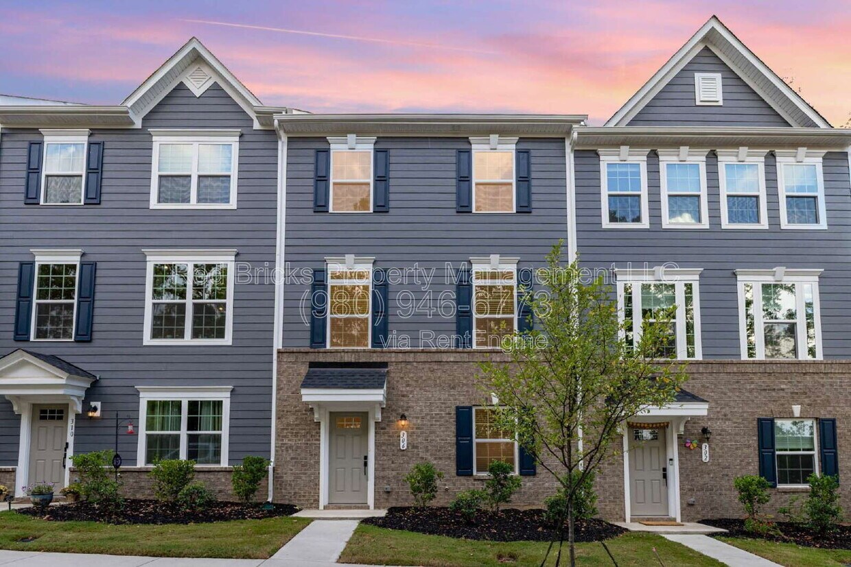 Foto principal - 306 New Gallant Dr