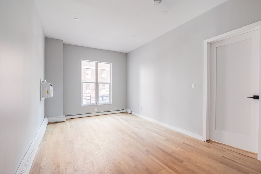 Cyrus Place - Cyrus Place