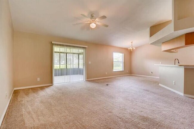 Foto del edificio - 3206 Bloomingdale Ave, Valrico, FL, 33596