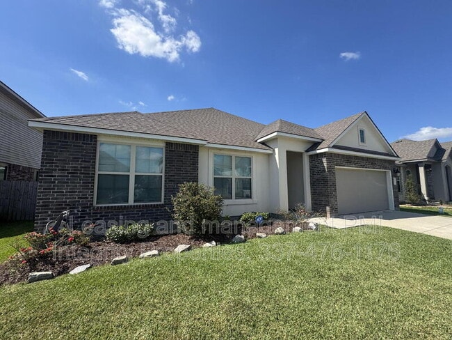Building Photo - 204 Verger Dr