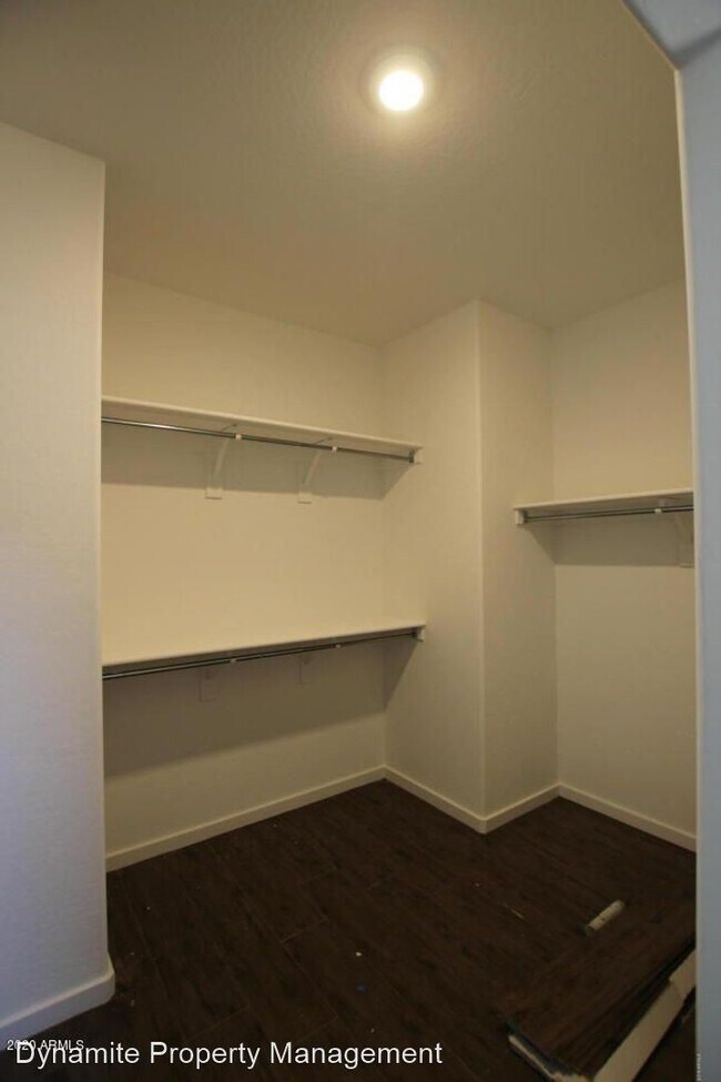 Building Photo - 3 br, 2 bath House - 10821 W Carmelita Circle