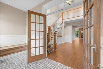 Building Photo - 10 Bentley Dr