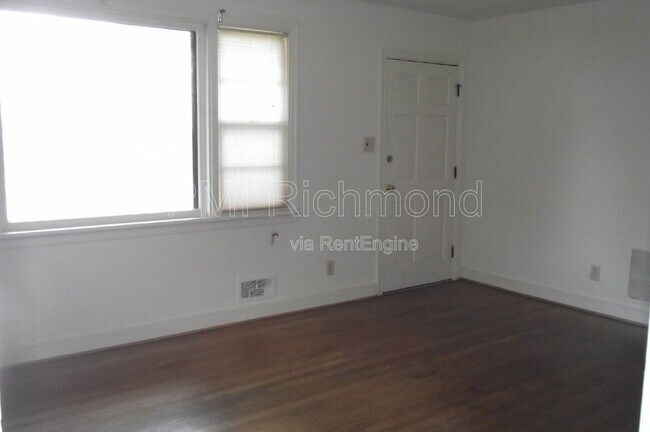 Foto del edificio - 1418 Kingswood St