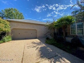 Building Photo - 2485 Belshaw Dr