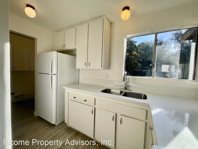 Building Photo - 2 br, 1 bath House - 1432 Panorama Ridge Rd.