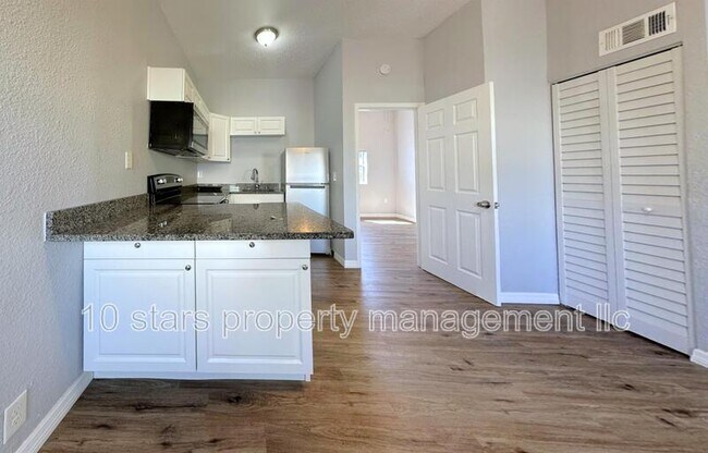 Building Photo - 14125 Palm Street #4
