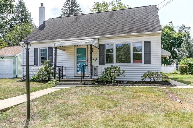 Building Photo - Charming 4 Bedroom Home in Elizabethtown