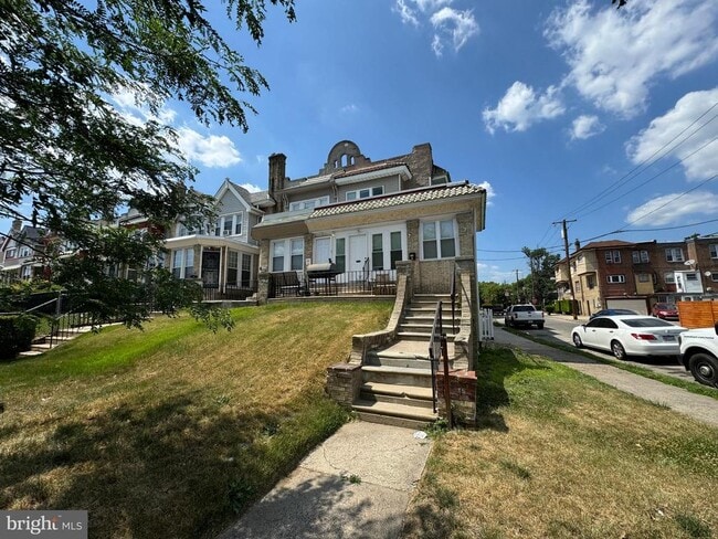 Building Photo - 5301 Arlington St