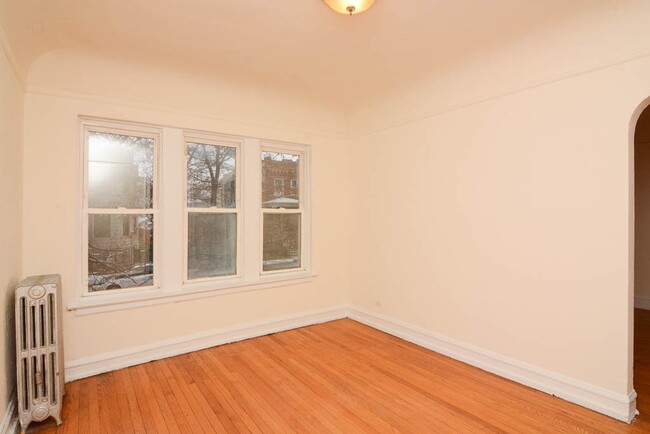 Foto del edificio - 2948 N Albany Ave