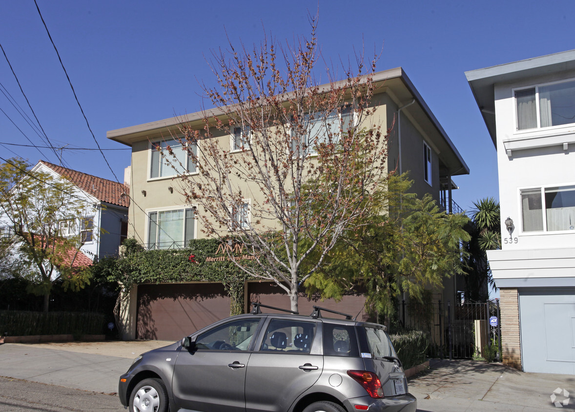 Building Photo - Merritt View Manor