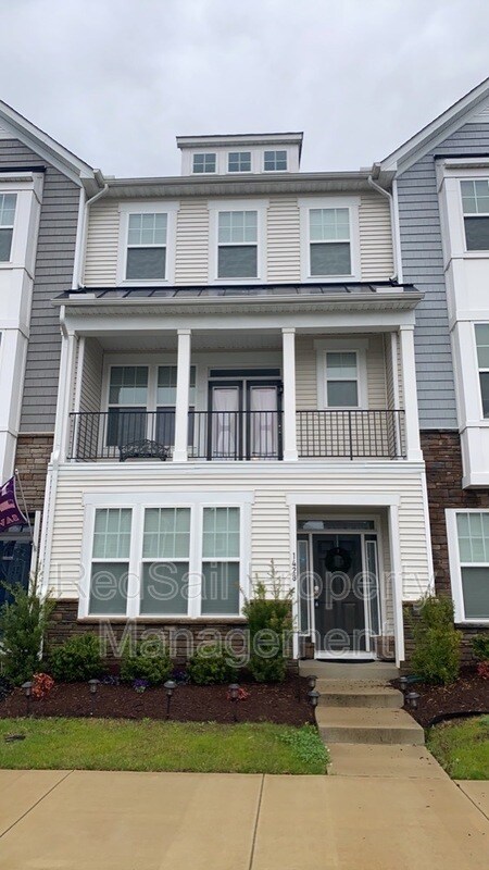 Building Photo - 1428 Independence Blvd
