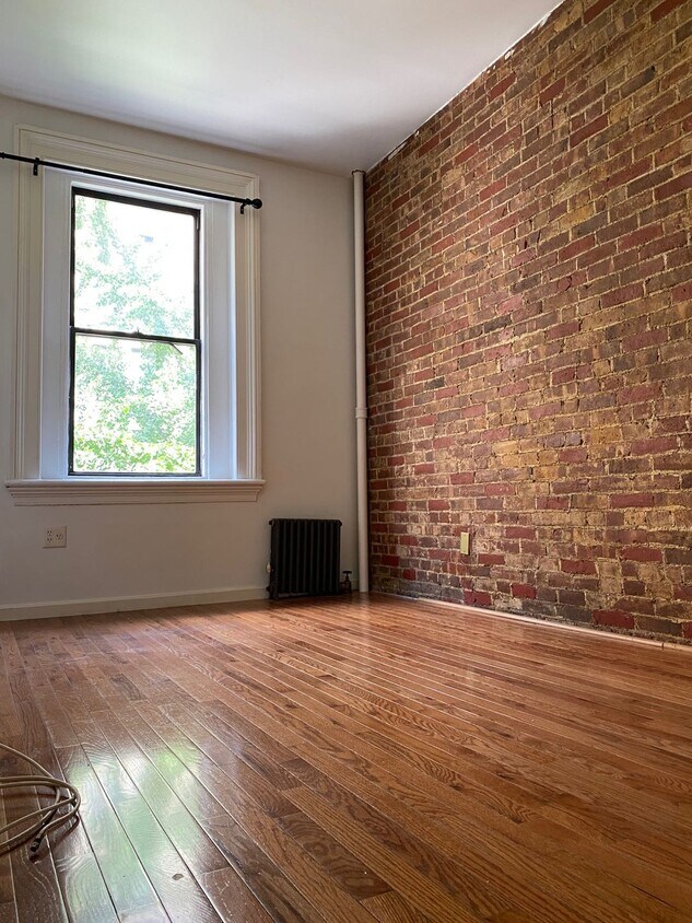 Primary Photo - 328 W 45th St