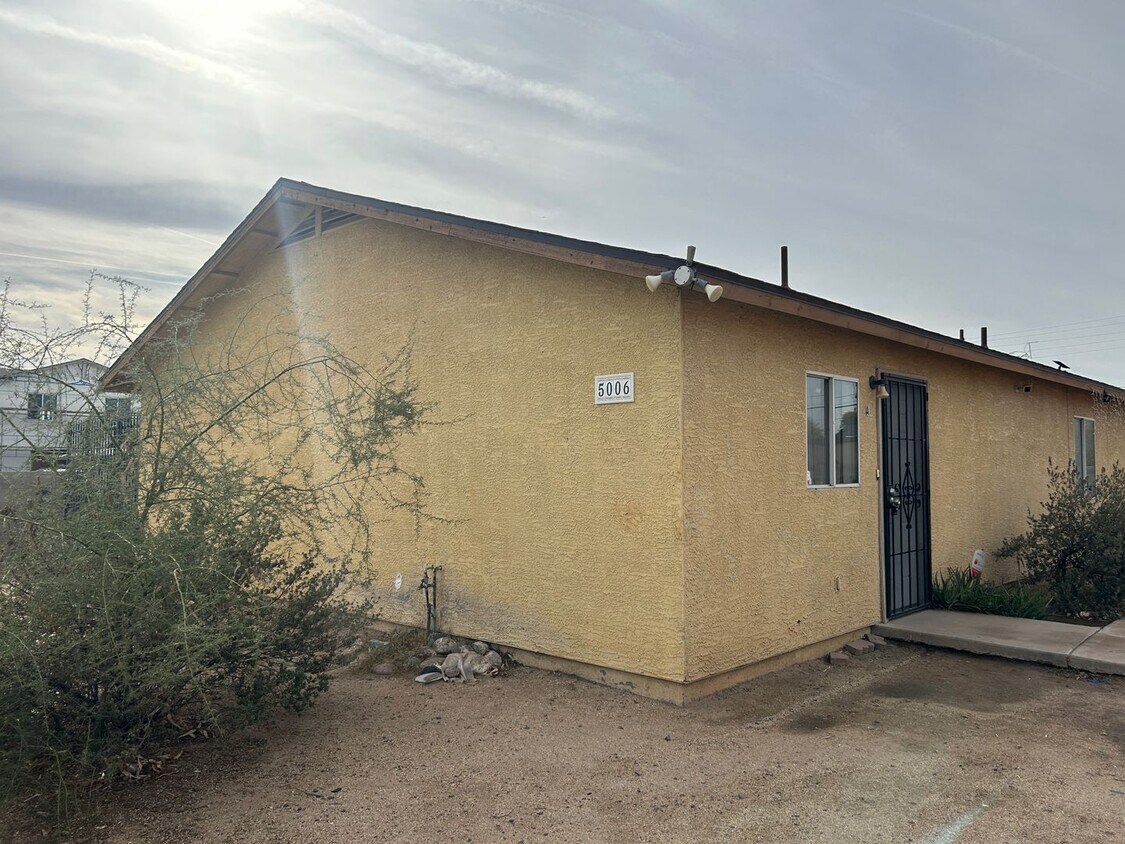 Primary Photo - MDU 5006 S 35th Ave