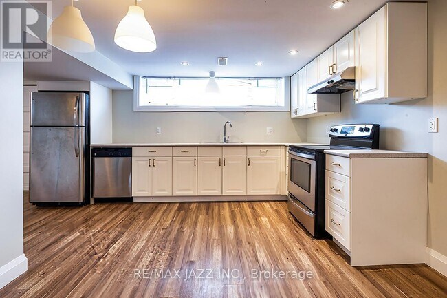 Photo du bâtiment - 708 Newman Crescent