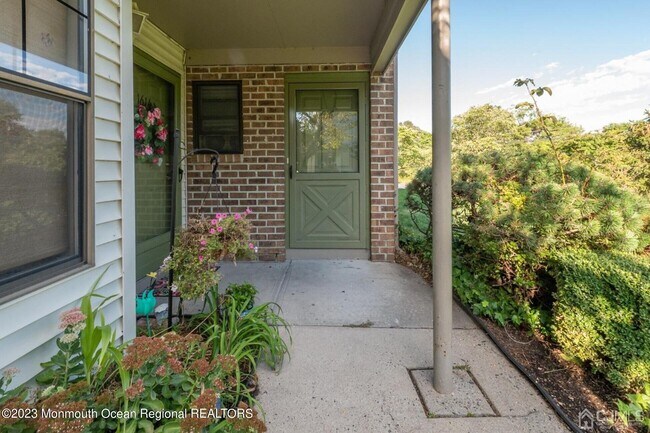 Building Photo - 1616 Pebble Pl