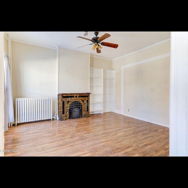 Building Photo - 452 Hudson Ave