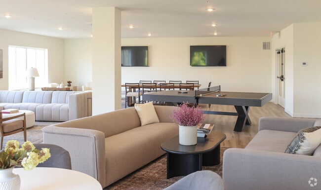 3rd Floor Lounge/Workspace - The Flats At Hampden