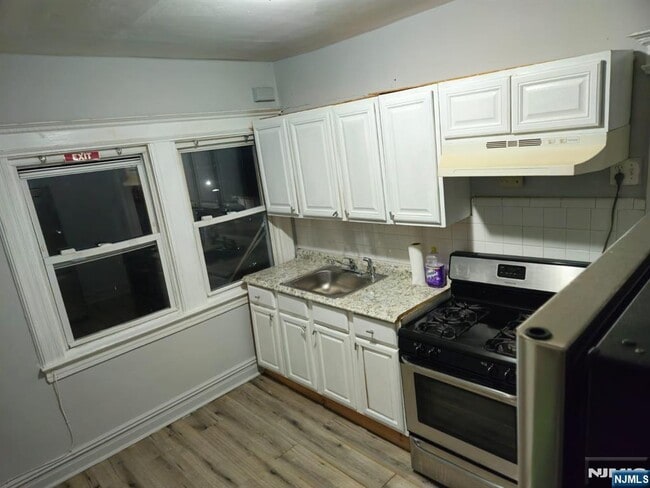 Building Photo - 467 Park Ave