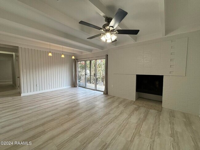 Foto del edificio - 1008 S College Rd