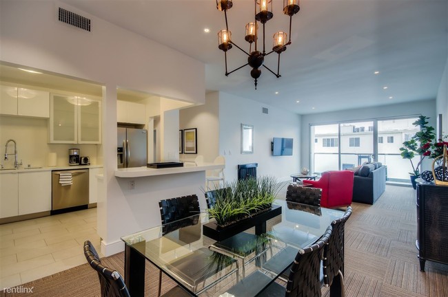 1818Thayer307208_BIG-10 - Thayer Avenue Apartments