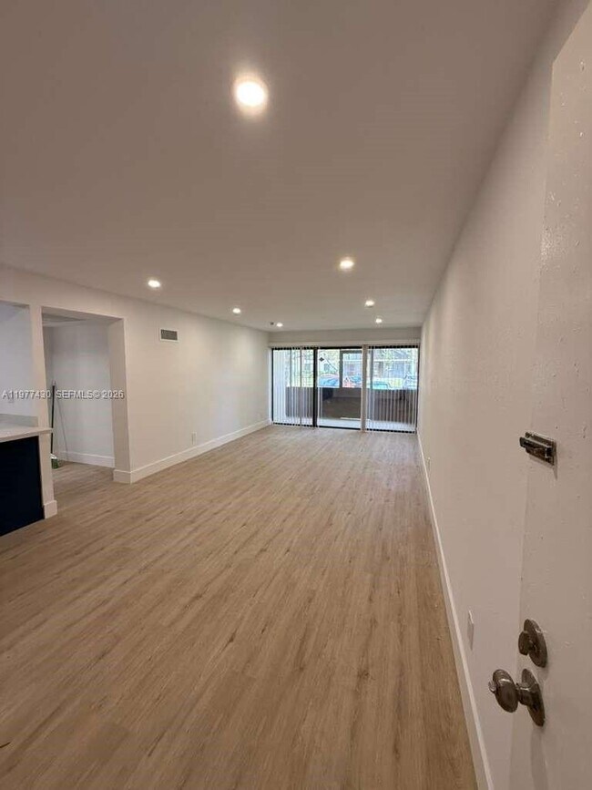 Building Photo - 5911 Washington St