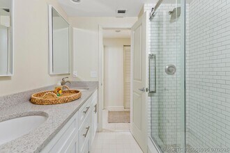 Building Photo - 11818 Pebblewood Dr