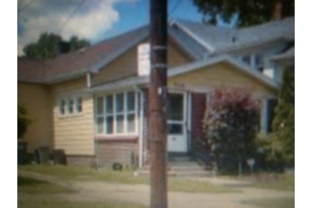 Unit Photo 2 - 610 Parker Ave