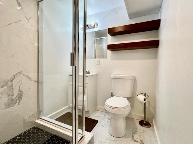 Foto del edificio - 5615 Southampton Rd