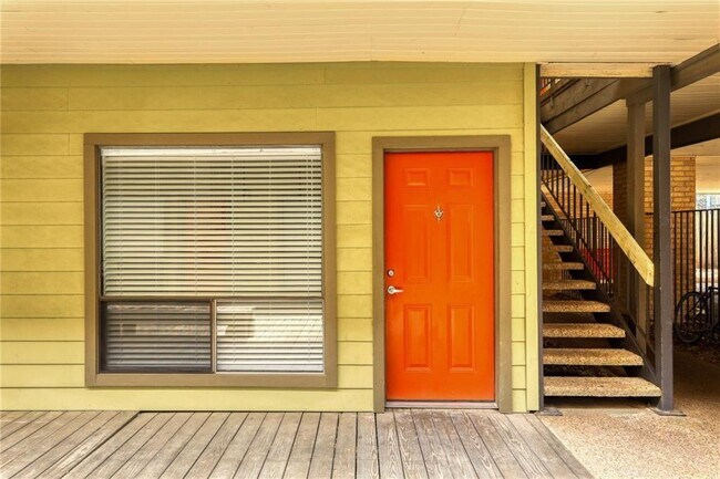 Foto del edificio - 908 Poplar St