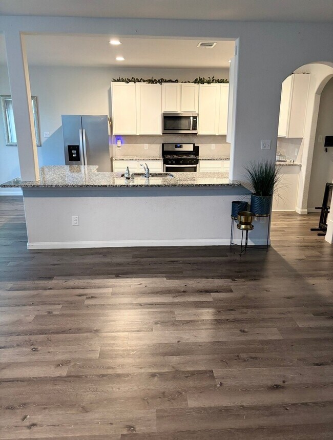 Foto del edificio - 17607 Desmond St