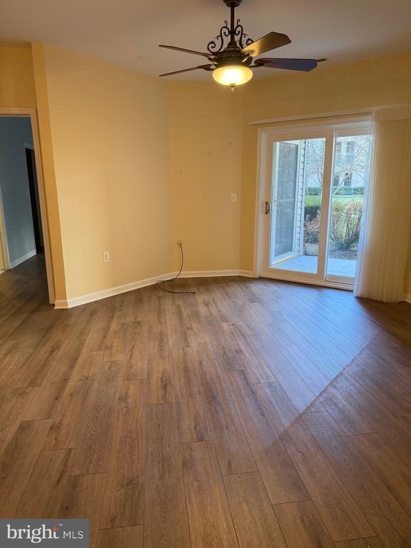 Building Photo - 400 Symphony Cir