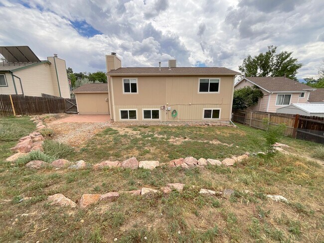 Building Photo - 3 Bedroom Home Available Near Briargate Bl...