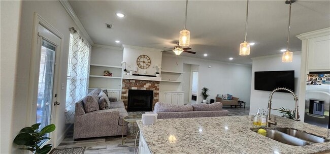 Foto del edificio - 1001 W Ashmore Landing Loop