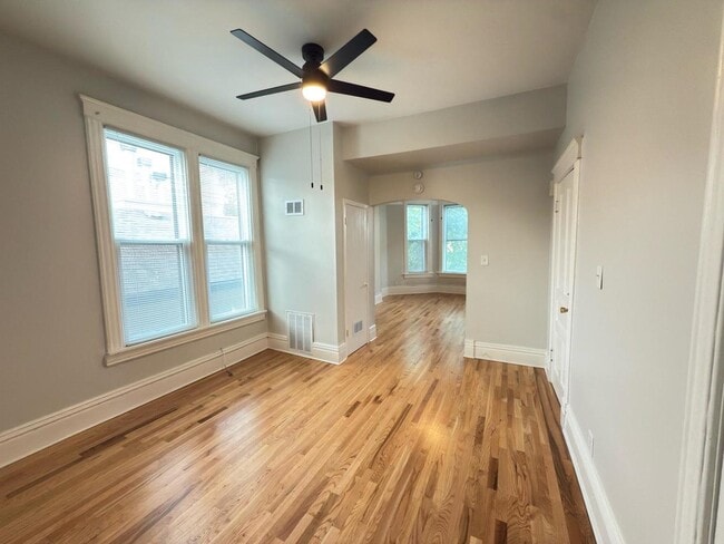 Building Photo - 845 N Mozart St