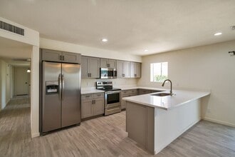 Building Photo - 507 E Riviera Dr