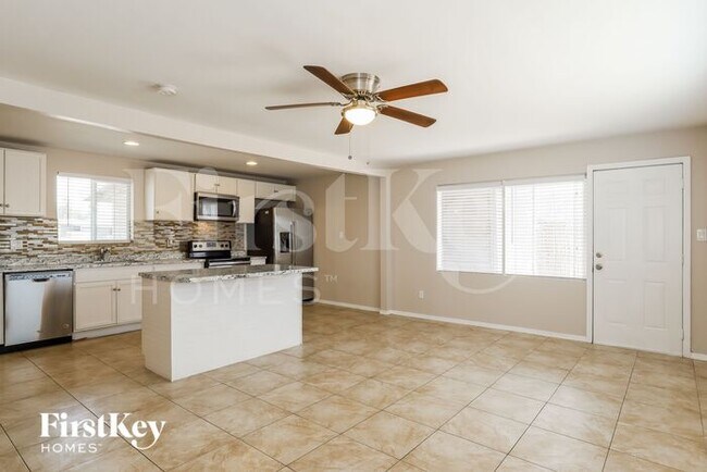 Foto del edificio - 6013 W Marlette Ave