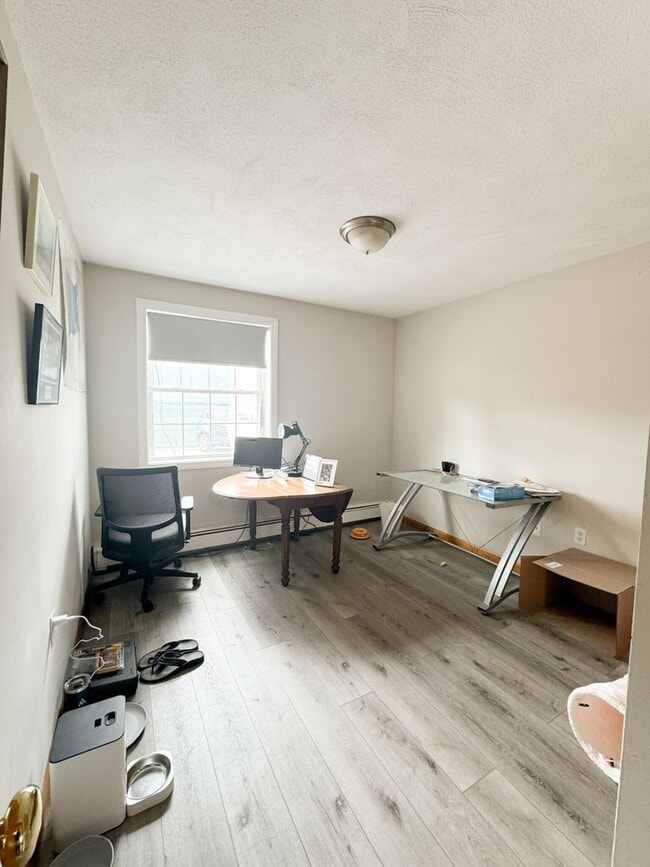 Building Photo - Lower Allston - Family Friendly - 3bed