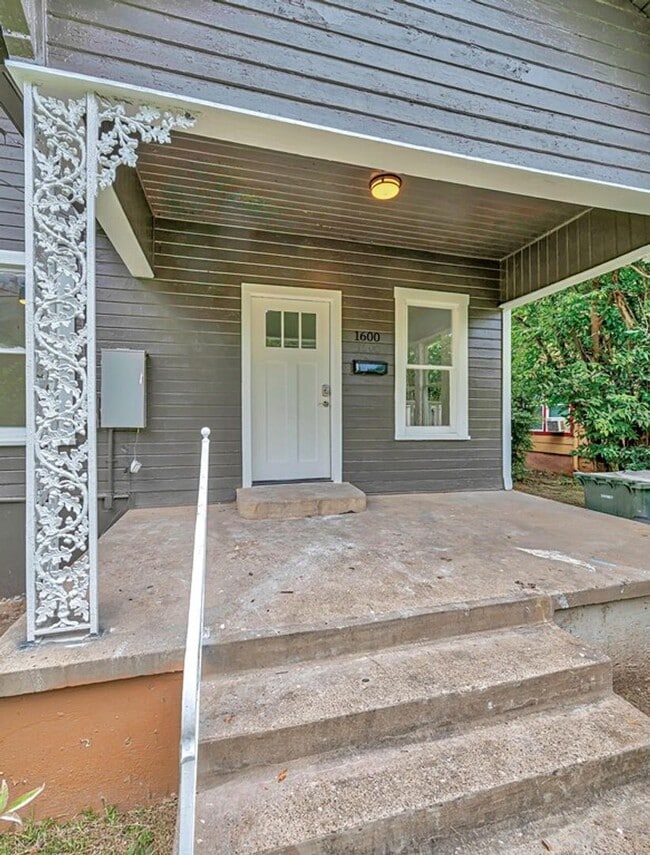 Building Photo - Newly Renovated 3 Bed, 3 Bath Home in Waco