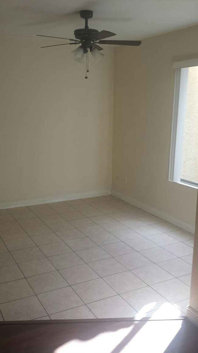 dinning area - 2042 Coolidge St