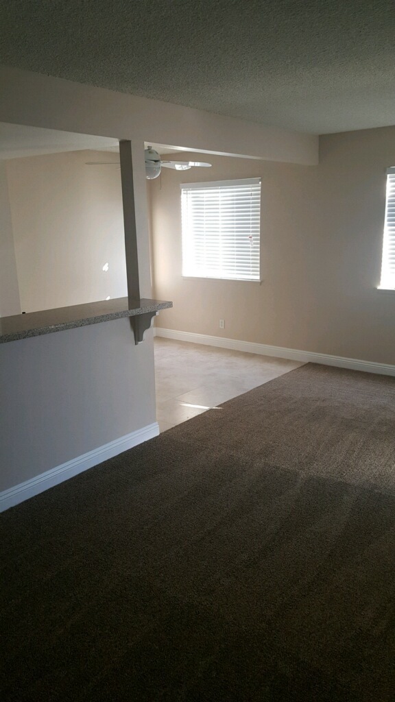 Building Photo - 2+1 Townhome in Ventura, CA!