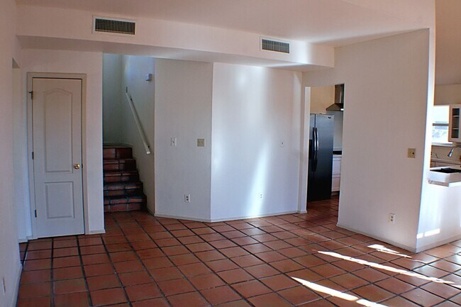 Building Photo - Beautiful Move-in Ready Home