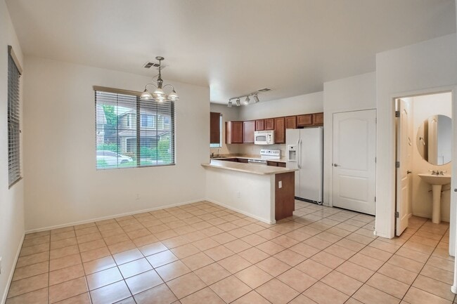 Building Photo - 3770 E Kristal Way