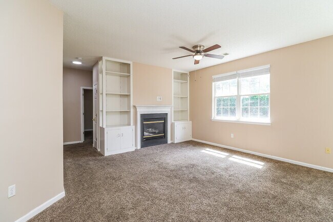 Foto del edificio - 8707 Meadowmont View Dr