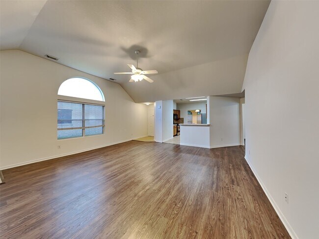 Foto del edificio - 18514 Inwood Elm Cir
