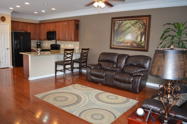 Building Photo - 996 Ambergate Sta