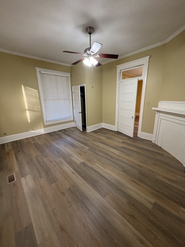 Foto del edificio - 706 Hancock Dr