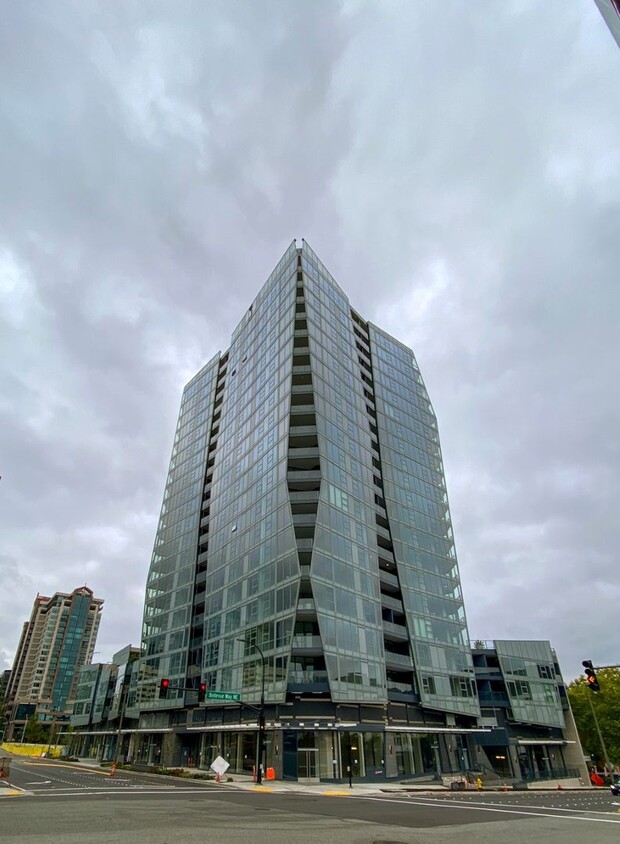 Foto principal - 1bd/1.5ba Bellevue Condo