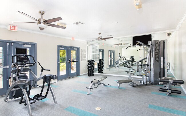 Building Photo - MAA Palm Vista