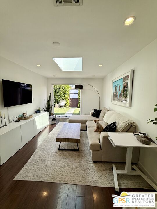 Foto del edificio - 2032 Ocean Park Blvd